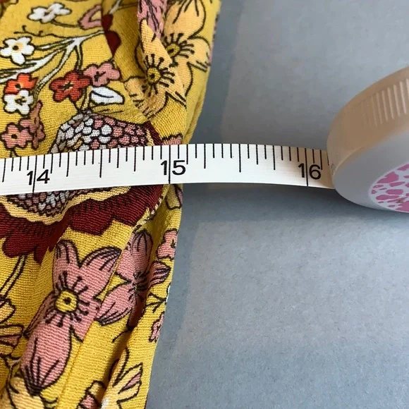 NWT Sanctuary Yellow Floral Flutter Sleeve Romper - Picture 3 of 13